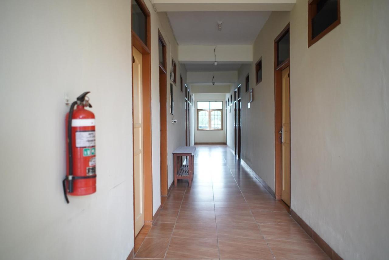 Wisma Grace Ambon Luaran gambar